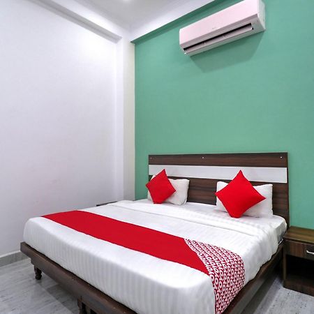 Hotel O 71370 White House Garhi Harsaru Exterior photo